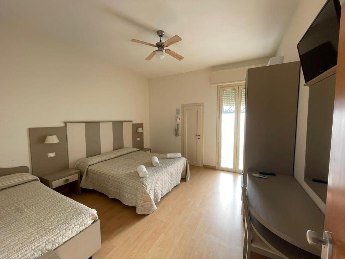 Hotel Vera Cesenatico Luaran gambar